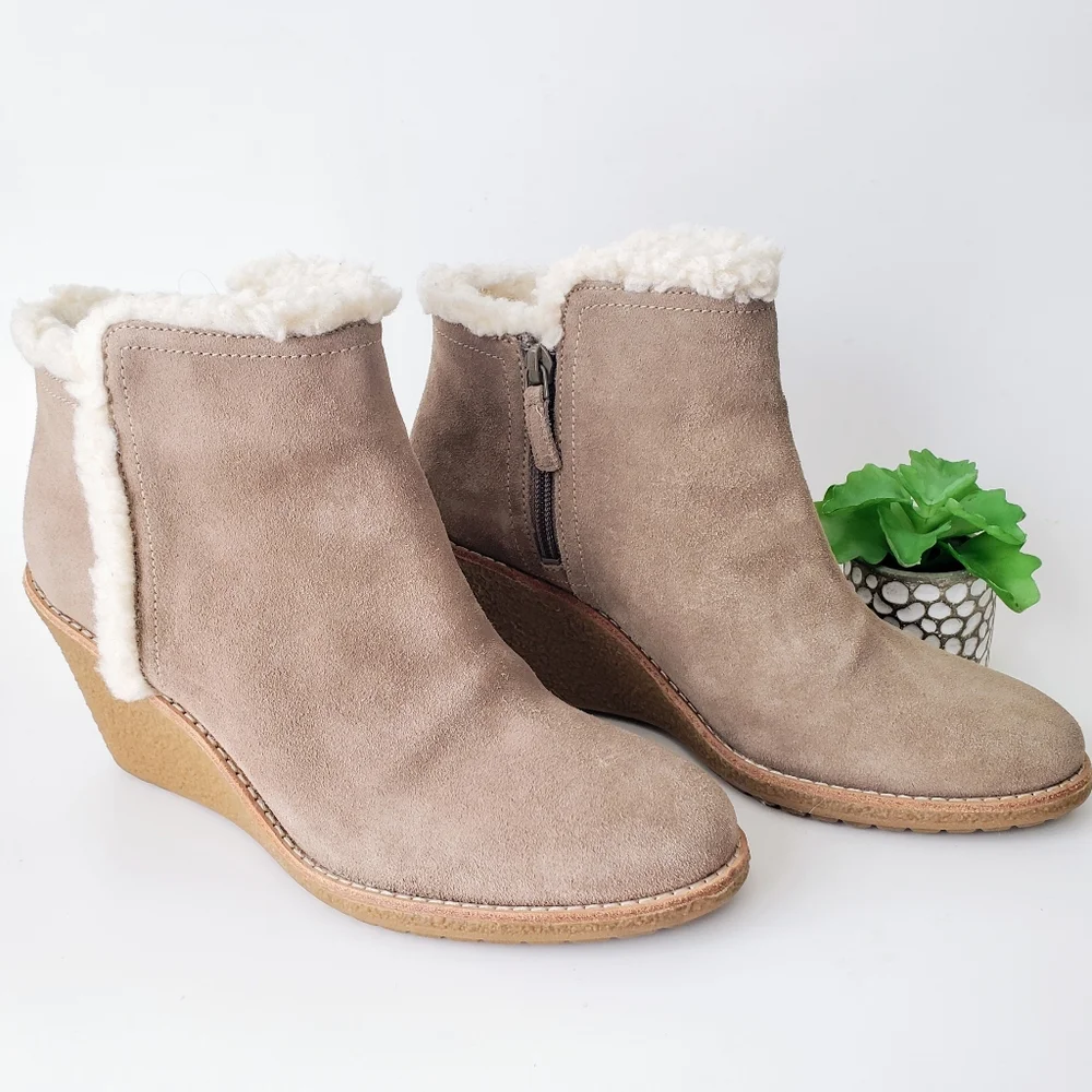 Cole Haan Michelle Shearling Waterproof Tan Suede Wedge Ankle Boot Size 9